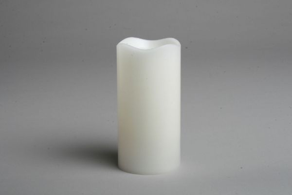 Picture of led pillar candle 3x6 - ivory